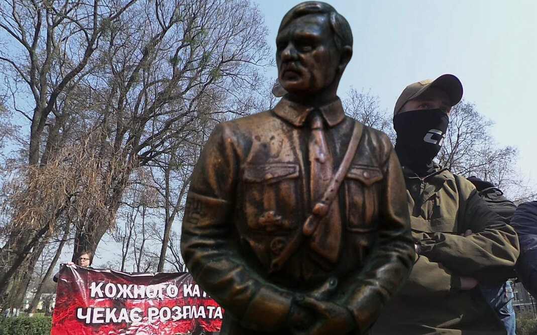 На Україні до 80-річчя подій у Бабиному Яру можуть встановити пам'ятники Гітлеру, Гейдриху і Ейхману