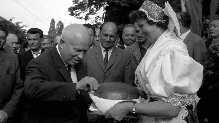 Що їли радянські лідери: від Леніна до Горбачова..