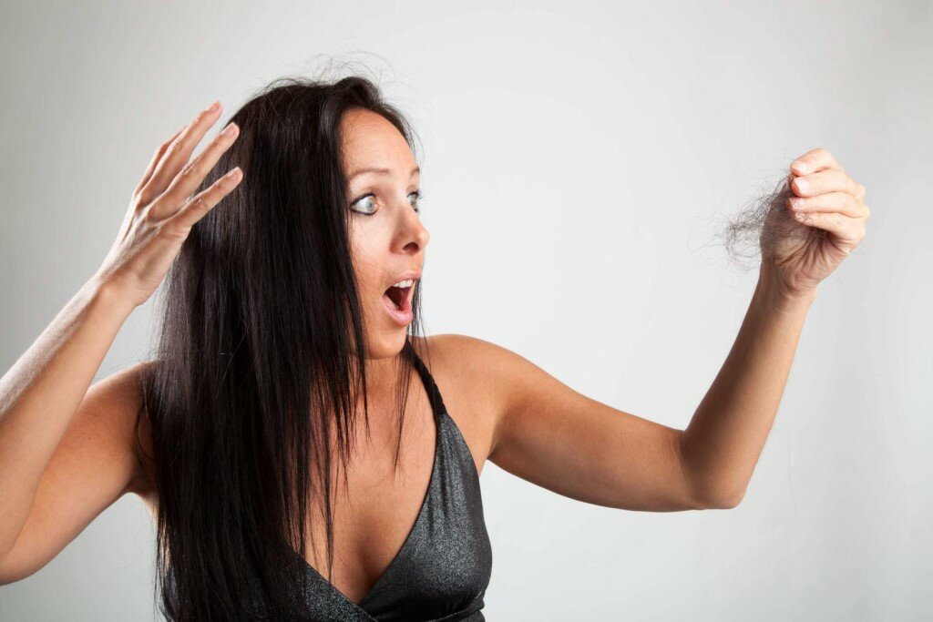 Під страхом лисини: три речі, що жінкам не варто робити зі своїми волоссям