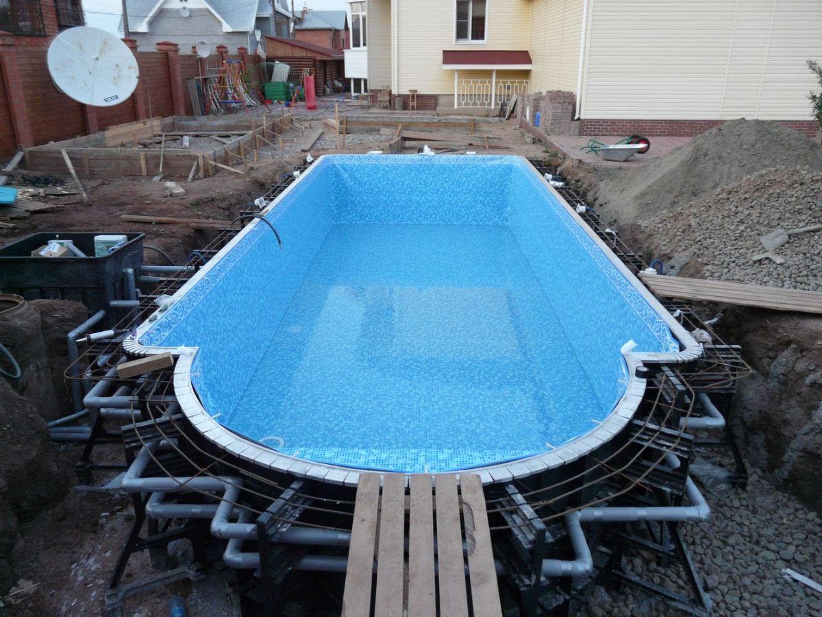 Строительство корпуса бассейна из бетона