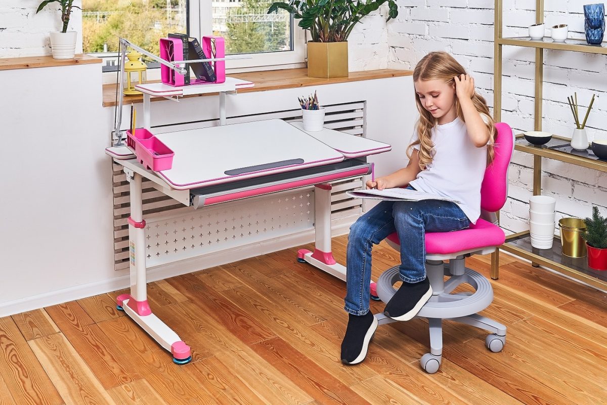 Сидіння в дитячому комп’ютерному кріслі
