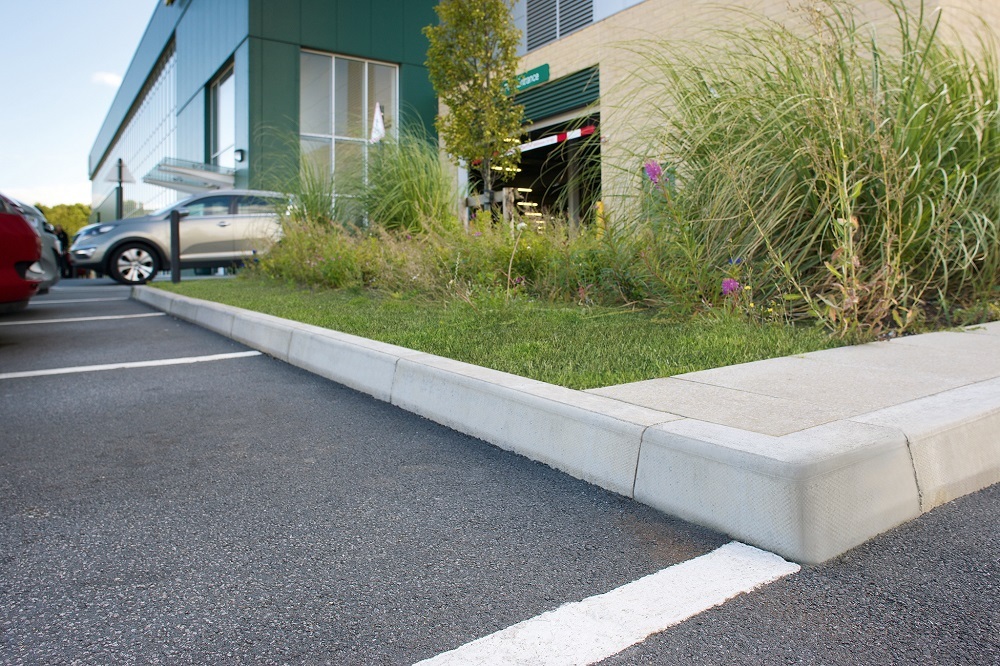 Бордюр дорожный