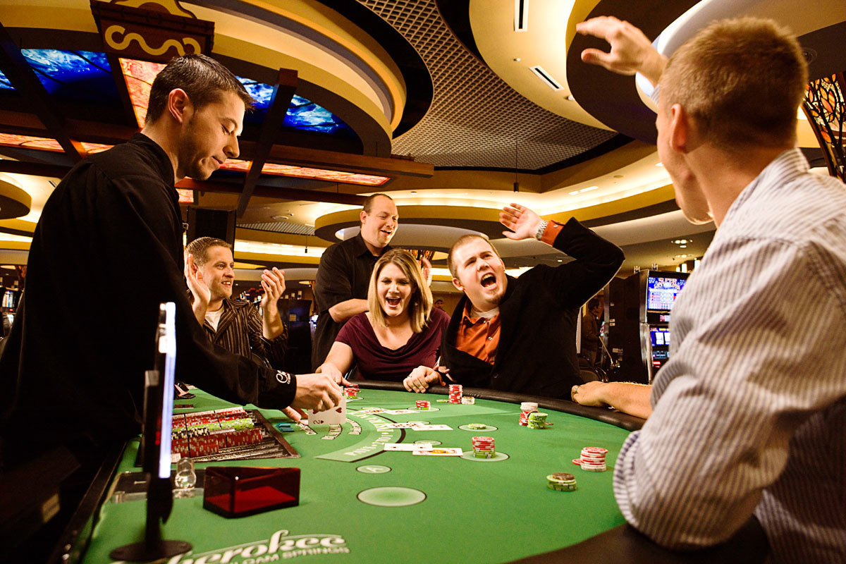 Бонусы для новичков и постоянных игроков Favorit casino