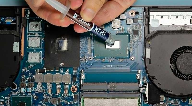 Чистка ноутбука и обновление термопасты процессора