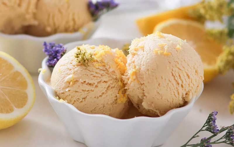Десерт: мороженое