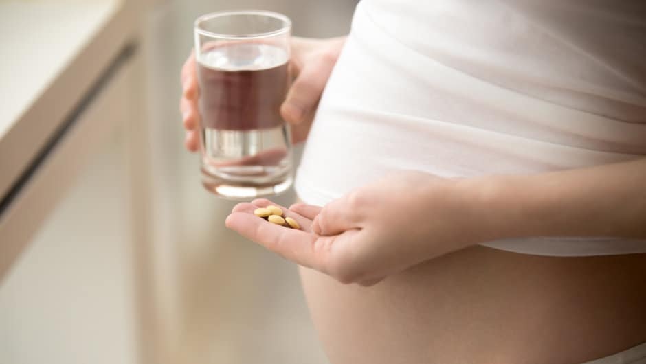 Які вітаміни потрібні малюкові під час вагітності?