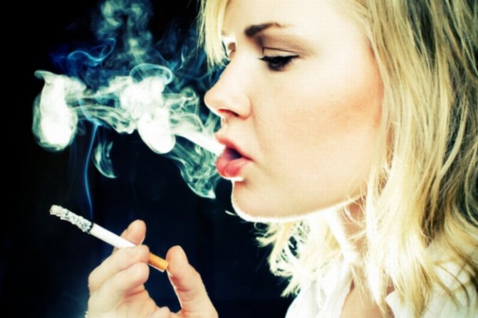 Жінки, що палять ушкоджують судини майбутніх дітей