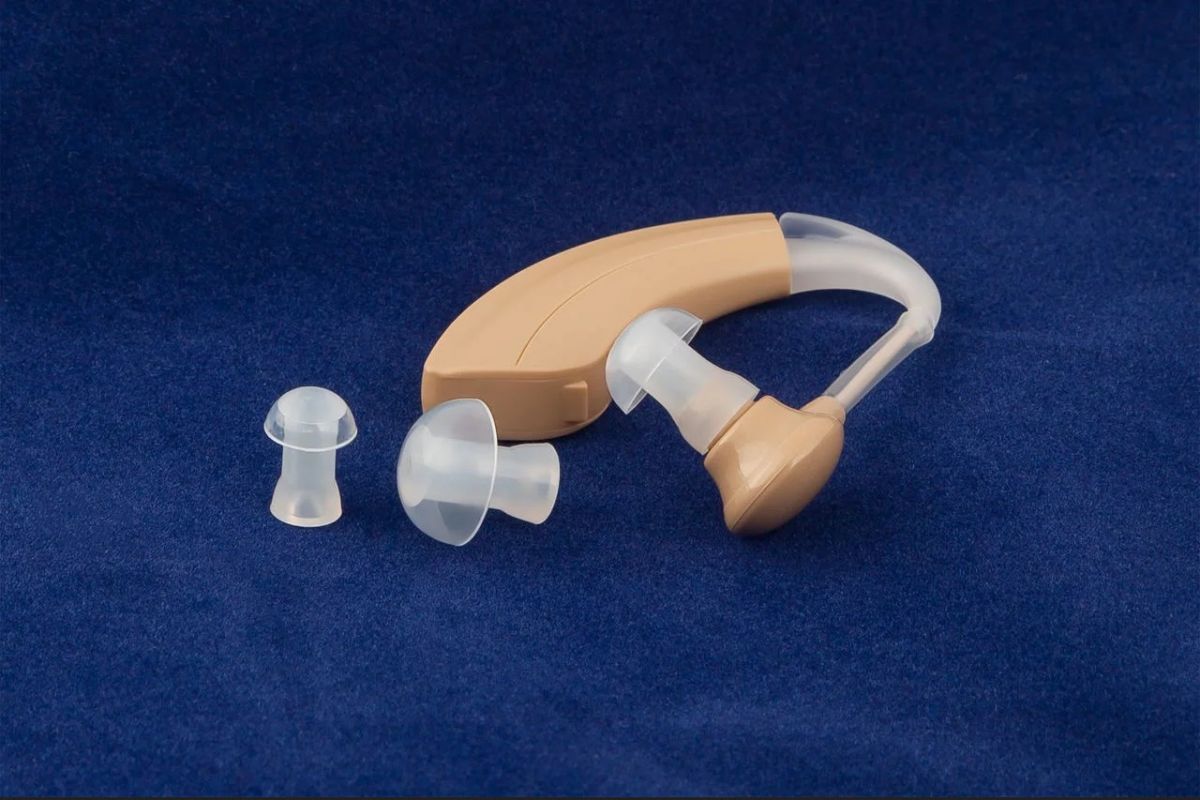 Слухові апарати – надійний помічник при проблемах зі слухом