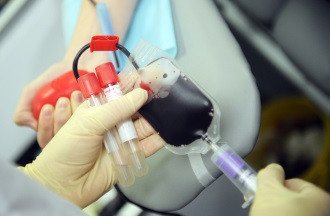 Переливання крові - можливий спосіб зараження