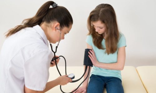 Перепади артеріального тиску (АТ) у дорослих нікого не дивують, подібні проблеми у дітей хвилюють всіх
