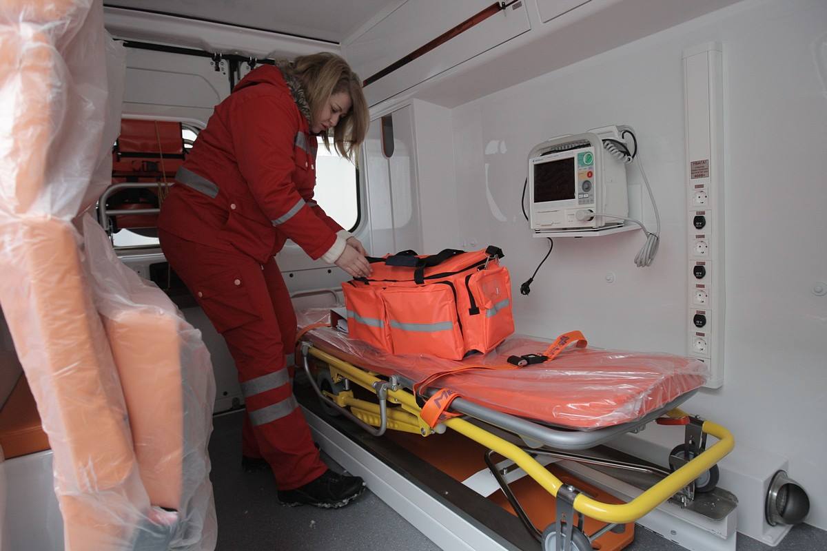 Перевозка лежачих больных по Украине