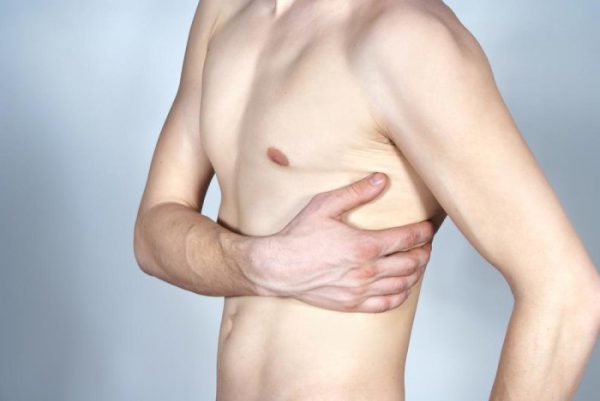 Чому може боліти грудна клітка у чоловіків