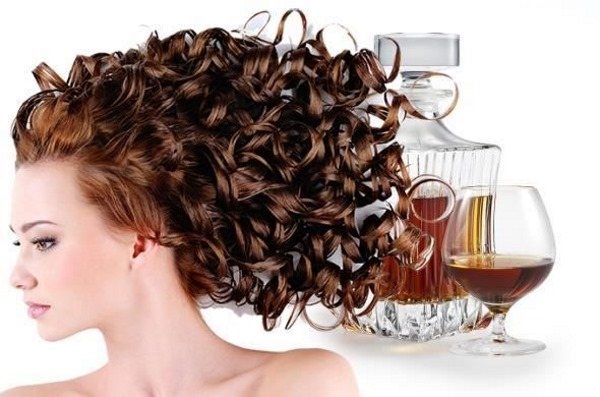 Сильно віпадає волосся у жінок.  Причини и лікування народними засоби, препаратами, вітаміннімі комплексами