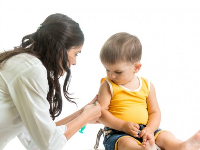 Введення вакцини дитині