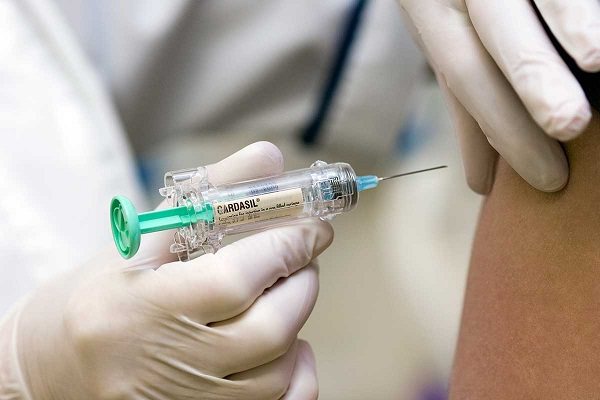 введення вакцини від ВПЛ в передпліччя